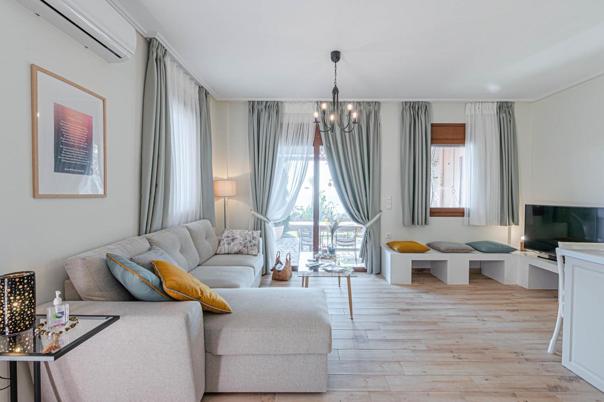 Paralio Astros Beachfront Suites Xiropigado Luaran gambar