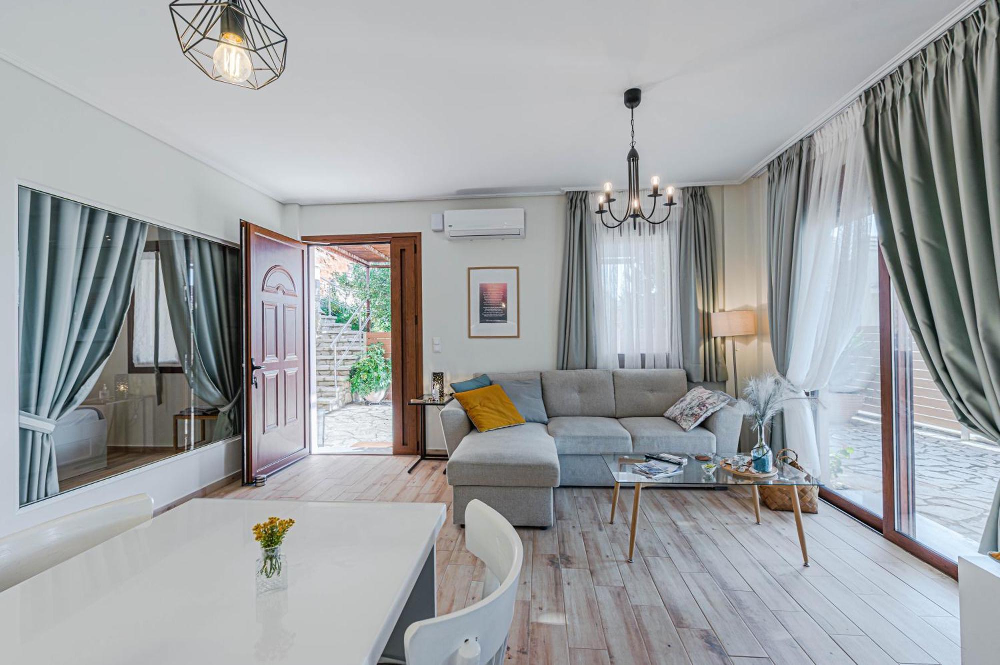 Paralio Astros Beachfront Suites Xiropigado Luaran gambar