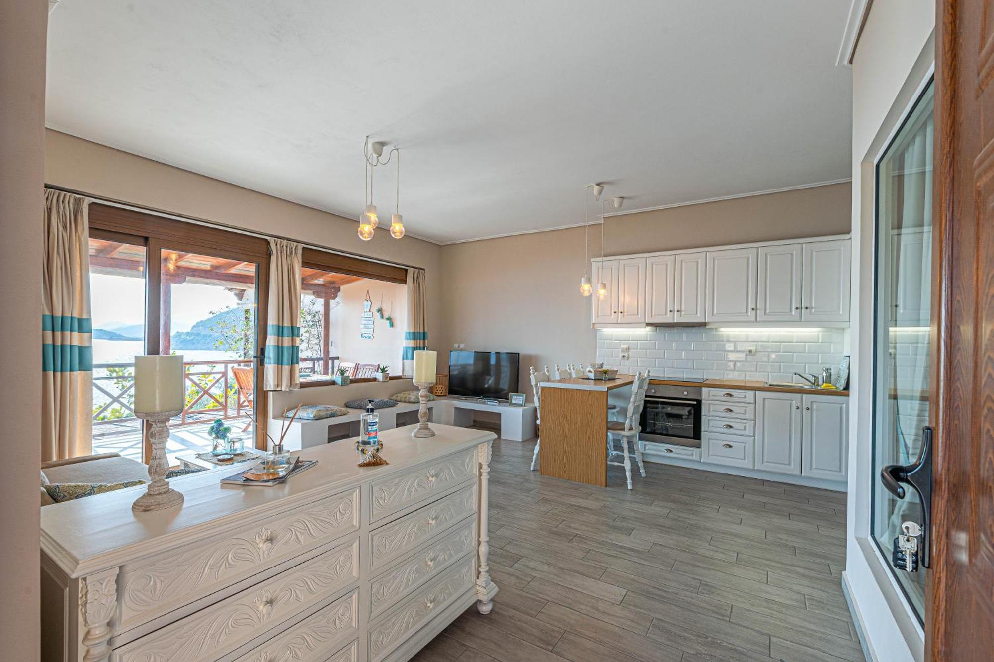Paralio Astros Beachfront Suites Xiropigado Luaran gambar