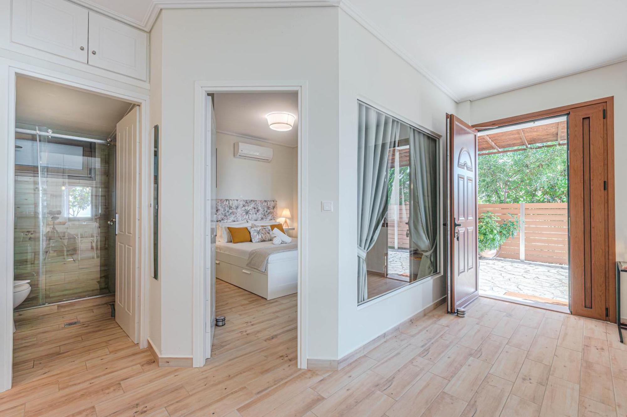 Paralio Astros Beachfront Suites Xiropigado Luaran gambar