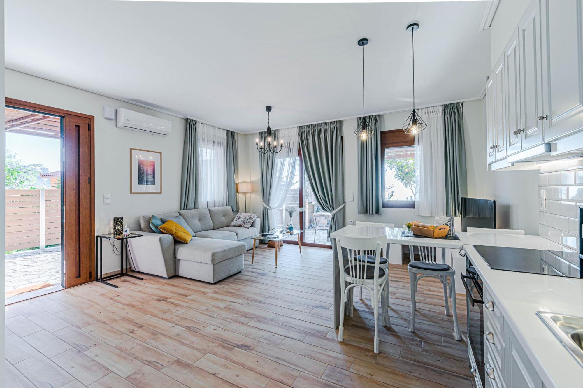 Paralio Astros Beachfront Suites Xiropigado Luaran gambar