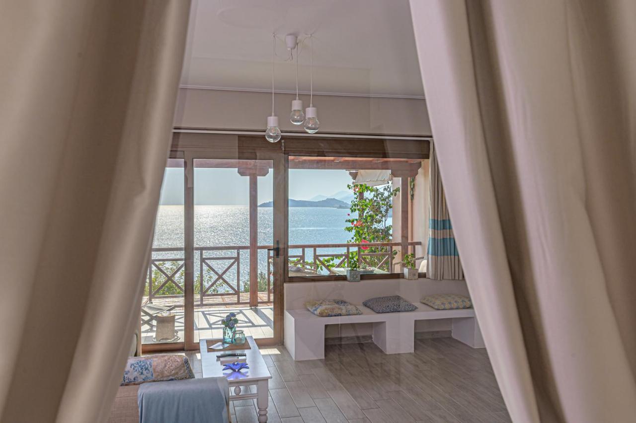 Paralio Astros Beachfront Suites Xiropigado Luaran gambar