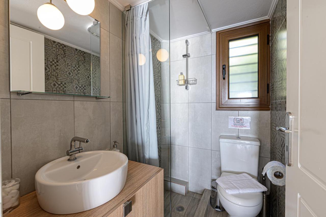 Paralio Astros Beachfront Suites Xiropigado Luaran gambar